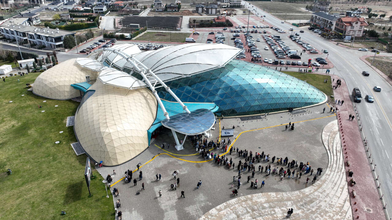 Avrupa’nın en büyüğü Konya’da! 10 bin farklı tür, 600 bin ziyaretçi 12